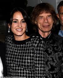 So who exactly is melanie hamrick, the woman who gave birth to the rocker's melanie hamrick, 30, has had to put her dance career on hold while carrying mick jagger's baby, but she makes her living off being a ballerina and. Mick Jagger 77 Und Freundin Melanie Hamrick 34 Geniessen Ein Romantisches Abendessen Zum Valentinstag Aktuelle Boulevard Nachrichten Und Fotogalerien Zu Stars Sternchen