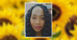 Sheri Dearing's Instagram, Twitter & Facebook