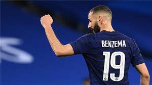 كريم بنزيما، لاعب كرة قدم فرنسي بدأ مشواره مع فريق محلي ثم انتقل إلى نادي ليون ليحقق معه عدة إنجازات كروية على الصعيد الوطني والأوروبي حيث حقق بنزيما بطولة فرنسا. Ø¨Ù†Ø²ÙŠÙ…Ø§ Ù…ÙˆØ§Ø¬Ù‡Ø© Ø±ÙˆÙ†Ø§Ù„Ø¯Ùˆ ÙÙŠ Ø§Ù„ÙŠÙˆØ±Ùˆ Ø³ØªÙƒÙˆÙ† Ù…Ù…ÙŠØ²Ø© ÙˆØ£ØªÙ…Ù†Ù‰ ØªØ£Ù‡Ù„ Ø¥Ø³Ø¨Ø§Ù†ÙŠØ§ Ù„Ù„Ù†Ù‡Ø§Ø¦ÙŠ Ø£Ù…Ø§Ù… ÙØ±Ù†Ø³Ø§ Ø¨Ø·ÙˆÙ„Ø§Øª