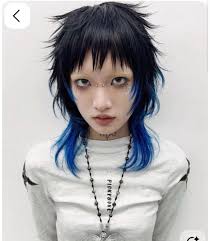 Has anyone done this style haircut or knows someone that can? Just the cut  not the color