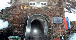 Posmrtnih ostankov iz Hude Jame pred ...