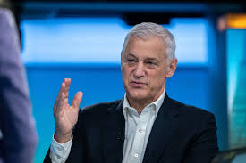 StanChart Fields Regulator Queries After CEO’s ‘Lower-Value Human Capital’ Remark