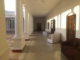Pataudi Palace I Wonder How Many Staffers And Servants They Have In This Place Kareena Kapoor Khan Kareena Kapoor Places