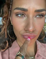 Freaking out a little.. Ok maybe A LOT!!!!!😱 Seeing my face in the middle  of time square is CRAAAZY!🙆🏽 Thank you so much to Guerin Blask and Nasdaq  ! So Grateful!!!