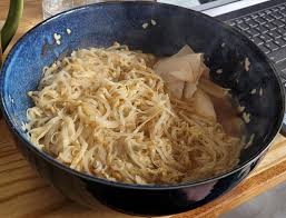 Chicken and broccoli chow mein noodles. Empty Fridge No Problem Costco Healthy Noodles 2 Cups Chicken Broth One Egg A Half Can Of Bean Sprouts And Some Seasoning Lunch Meat Make A Crazy Awesome And Filling Lunch 305cal