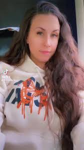 Ashley Redic's Instagram, Twitter & Facebook