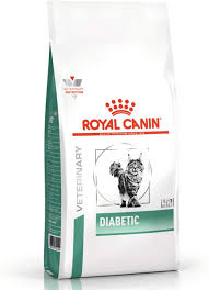 At one time it was believed that a diet high in fiber was better for a diabetic cat but that approach is no longer recommended. Royal Canin Veterinary Diet Cat Food Diabetic 3 5k G Amazon Co Uk Pet Supplies