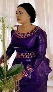 Haute qualité 2019 femmes africaines jupe ensemble dashiki. 900 Idees De Modele Bazin En 2021 Mode Africaine Tenue Africaine Robe Africaine