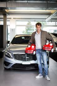 Maybe you would like to learn more about one of these? Ein Perfektes Doppel Roger Federer Ist Markenbotschafter Von Mercedes Benz Schweiz Presseportal