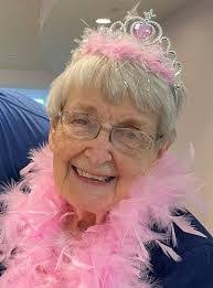 Susan Thornley's Instagram, Twitter & Facebook