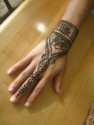 This Henna Design Flows Nicely Henna Tattoo Designs Henna Henna Tattoo