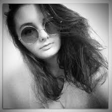 sonnenuntergang #sonne #graffiti #bunt #schwarzweiss #jeansjacke  #highlighter #glitzer #sonnenbrille #fotoshooting