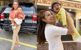 Net worth, overview, biography, birthday, family mawar rashid was born on april 3, 1995 in malaysia (25 years old). Tinggalkan Anak Demi Tawaran Berlakon Mawar Rashid Anggap Ia Satu Pengorbanan Buat Gempak