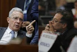 Petro es un ex miembro del movimiento guerrillero m19 que se desmovilizó hace casi tres. Video Uribe Llama Sicario A Petro En Pleno Debate De Senado Rcn Radio