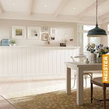 Holz wandverkleidung dunkel rustikal aus echtholz wandpaneelen. Gestaltungstipp Fur Paneele Design Tips For Panels Wand Mit Holz Verkleiden Holz Panele Wand Holzwand Wohnzimmer