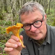 Suzanne Grimes (@SuzEGrimes)