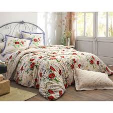 Le linge de lit fleuri permet d'apporter de la douceur et une ambiance bucolique à la chambre. Housse De Couette Bucolique Rouge 3 Suisses