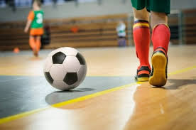 Jika permainan dihentikan untuk sementara karena pemain melakukan pelanggaran no.6 atau no.7, tanpa melakukan pelanggaran peraturan lainnya, maka permainan dimulai kembali. Peraturan Permainan Futsal Pengertian Peraturan Sejarah