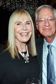 Kathy Bernstein's Instagram, Twitter & Facebook