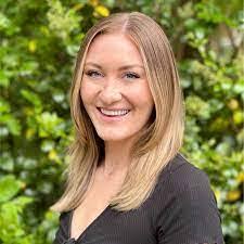 Julia Maggard's Instagram, Twitter & Facebook