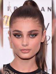 The 15 Best Fall Celebrity Hair And Makeup Looks So Far Fall Beauty Trends Hair Makeup Makeup Looks
