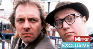 Adrian Edmondson i tårar 10 år efter Bottom-medstjärnan Rik Mayalls död :  r/eddieandrichie