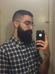 19yo,my beard is getting pretty big🍻 : r/beards