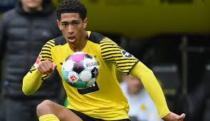 Alles über rückennummern 1 welcher spieler trägt die trikotnummer 1 4 trikotnummer 1 der großen nationen die trikotnummer 1 wird traditionell nur an die torhüter einer mannschaft vergeben. Bvb Chefscout Markus Pilawa Exklusiv Uber Den Wechsel Von Jude Bellingham Zu Borussia Dortmund