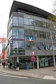 In drei bauabschnitten sind die handwerker. Wirtschaft Vr Bank Bayreuth Geht In Die Offensive Oberfranken Frankenpost