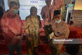 Rumah ppr dimiliki (serendah rm35,000) dan ppr disewa (serendah rm124 sebulan). 25 Penggiat Seni Terima Rumah Ppr