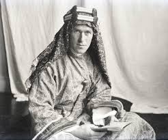 Le film s'inspire de la vie de l'officier et écrivain britannique thomas edward lawrence, surnommé « lawrence d'arabie », dont le rôle est interprété par l'acteur peter o'toole.c'est une adaptation du récit autobiographique les sept piliers de la sagesse qui se. Lawrence De Arabia En Las Fronteras De Escuadra Y Cartabon Newtral