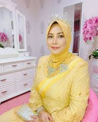 Sultanah terengganu, sultanah nur zahirah sudah mengemukakan surat tuntutan permohonan maaf dan ganti rugi rm300. Pesona Sultanah Nur Zahirah Tetap Menawan Dengan Tudung Awning Nona
