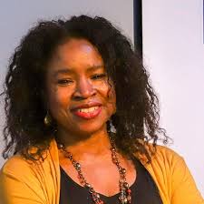 You Gotta Meet Mr. Pierce!: The Storied Life of Folk Artist Elijah Pierce:  Mullins Lee, Chiquita, Van Vleet, Carmella, Mack-Watkins, Jennifer:  9780593406502: Amazon.com: Books