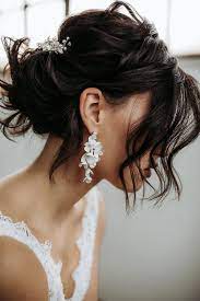 Right now short hairstyles are very popular among women for the special wedding day. 48 Trendiest Short Wedding Hairstyle Ideas Wedding Forward