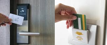RFID vs. Magnetic Key Cards for Hotel Doors: How to Choose