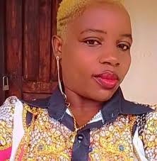 Cynthia Obiorah only your post today done get over 800 comments😀😀. Where  I wan start from now? You popular for Succourville o 😂😂🏃🏃