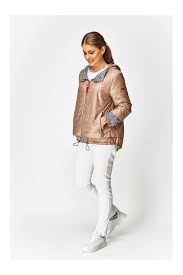 Jacken gehören zu den kleidungsstücken, zu denen wir das ganze auch wenn aus winter langsam frühling wird, greift man häufiger zur übergangsjacke. Schicke Ubergangsjacke Damen Leoprint Baronia Jetzt Bestellen