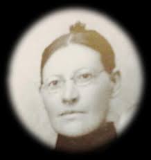 1 William R. Sweatt history sketch William R. Sweatt, ancestor of several  Minnesota Dames, was born 29 March 1866 and raised in