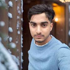 Charles Oliveira and Arman Tsarukyan got close in their first faceoff 👀  #UFC300