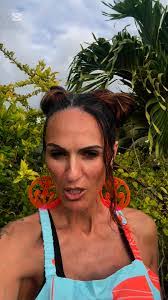 Karin Scott's Instagram, Twitter & Facebook