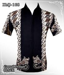 Desain batik dan model baju yang lebih keren dan menarik serta variatif mampu membuat penampilan anda terlihat lebih gaya dan kekinian. Model Seragam Batik Cowok