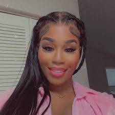 Veronica Blount's Instagram, Twitter & Facebook