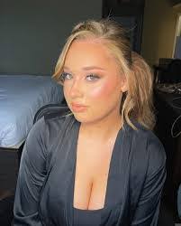 Kris Aponte's Instagram, Twitter & Facebook