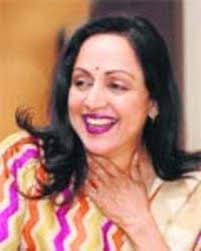 Thoda bhi acting kar liya saree pehen ke, you end up getting awards