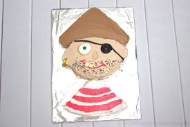 Mit augenklappe und stoppelbart geht's auf grosse kapernfahrt. Piraten Kuchen Kindergeburtstag Planen De