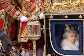 Si pour vous la reine d'angleterre n'est rien d'autre qu'une vieille toupie qui change de chapeau tous les quarts elle a le droit de conduire sans permis un peu dans la même veine que le passeport, la reine d'angleterre est top 8 des photos de la famille royale d'angleterre qui fait des trucs. Hobbies Fortune Et Cygnes Royaux 10 Choses A Savoir Sur Elizabeth Ii