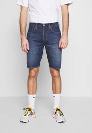 L32 jean levis 527 pour homme jeans | jean levi's coton 100 application siglée dans le dos aspect taille ajustable fabriqué à et est à l'arrière des poches partir. Levi S 501 Hemmed Unisex Jeans Shorts Roast Beef Blue Denim Zalando De