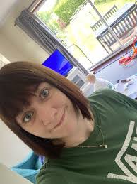 Leanne Dowd's Instagram, Twitter & Facebook