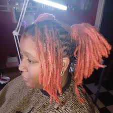 Come get Right ✌🏾🌻 #blessedhands✂️📍 #locticiansdmv #locstyles  #retwistandstyle #barbergang #ladybarberlife #loclove