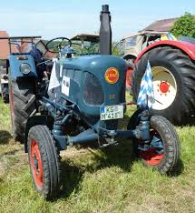 A sharp or tapered end: Lanz 16 Ps Ist Gast Bei Der Oldtimerausstellung Von Mobel Punkt In Thalau Mai 2012 Fahrzeugbilder De